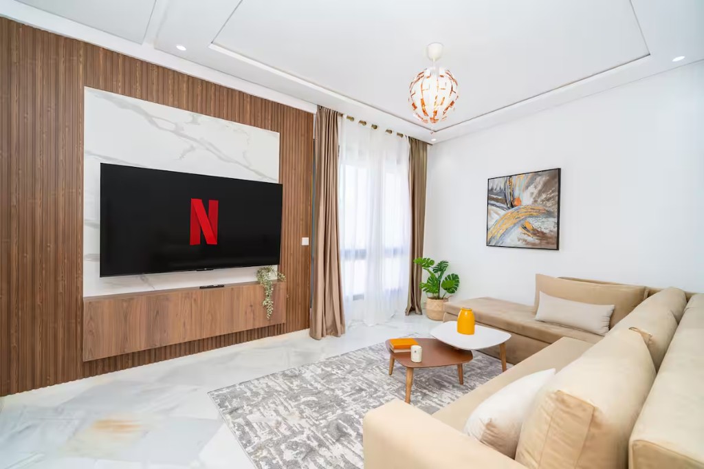 Séjour et meuble TV moderne · inspiration DARNÉO